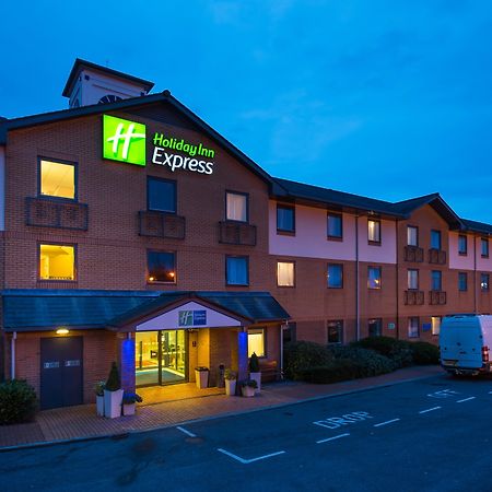 Holiday Inn Express Swansea East By Ihg Eksteriør bilde