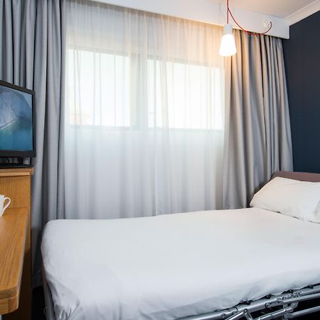 Holiday Inn Express Swansea East By Ihg Eksteriør bilde
