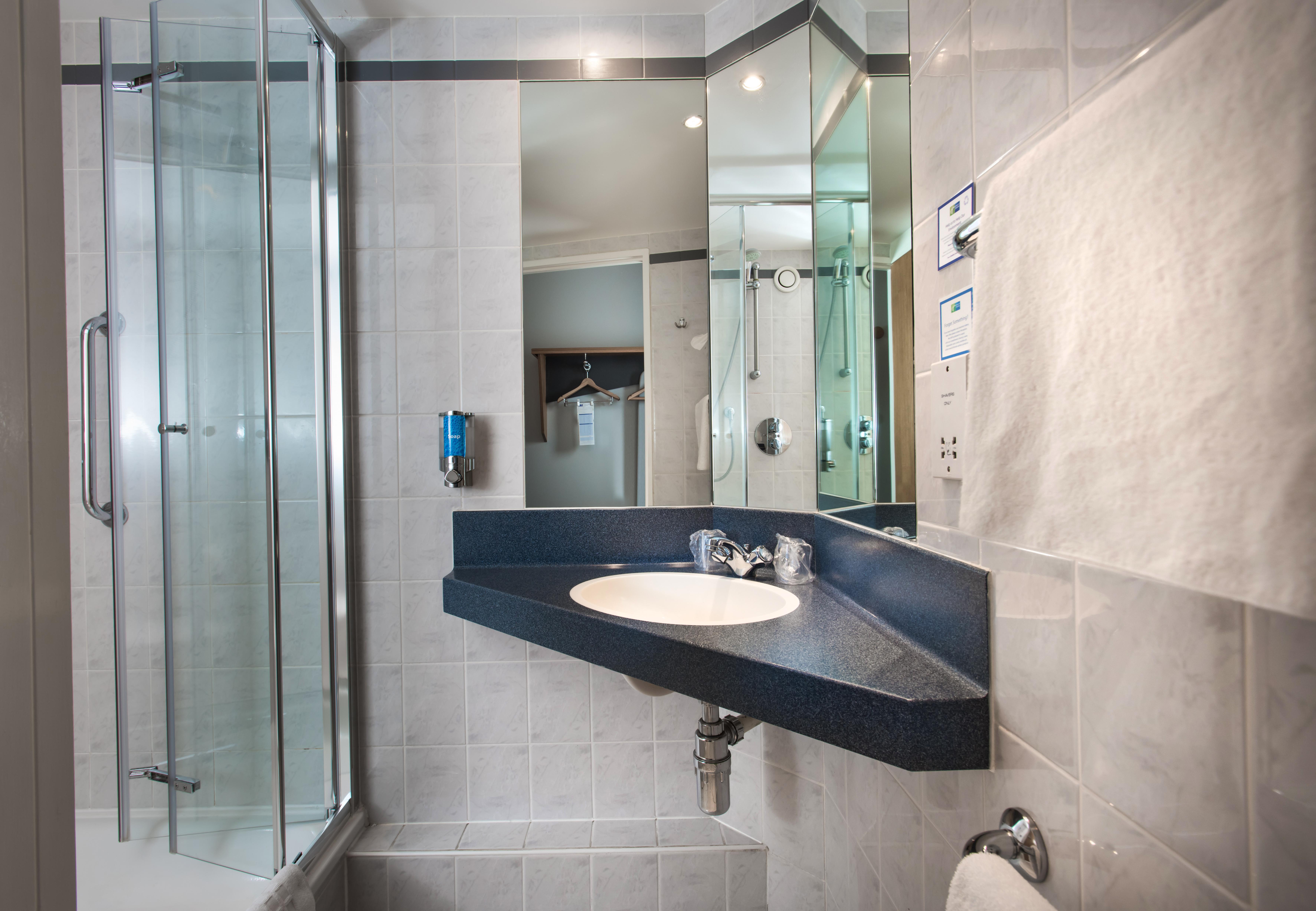 Holiday Inn Express Swansea East By Ihg Eksteriør bilde