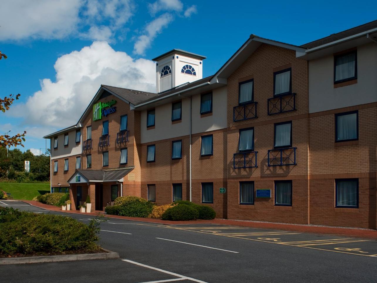 Holiday Inn Express Swansea East By Ihg Eksteriør bilde