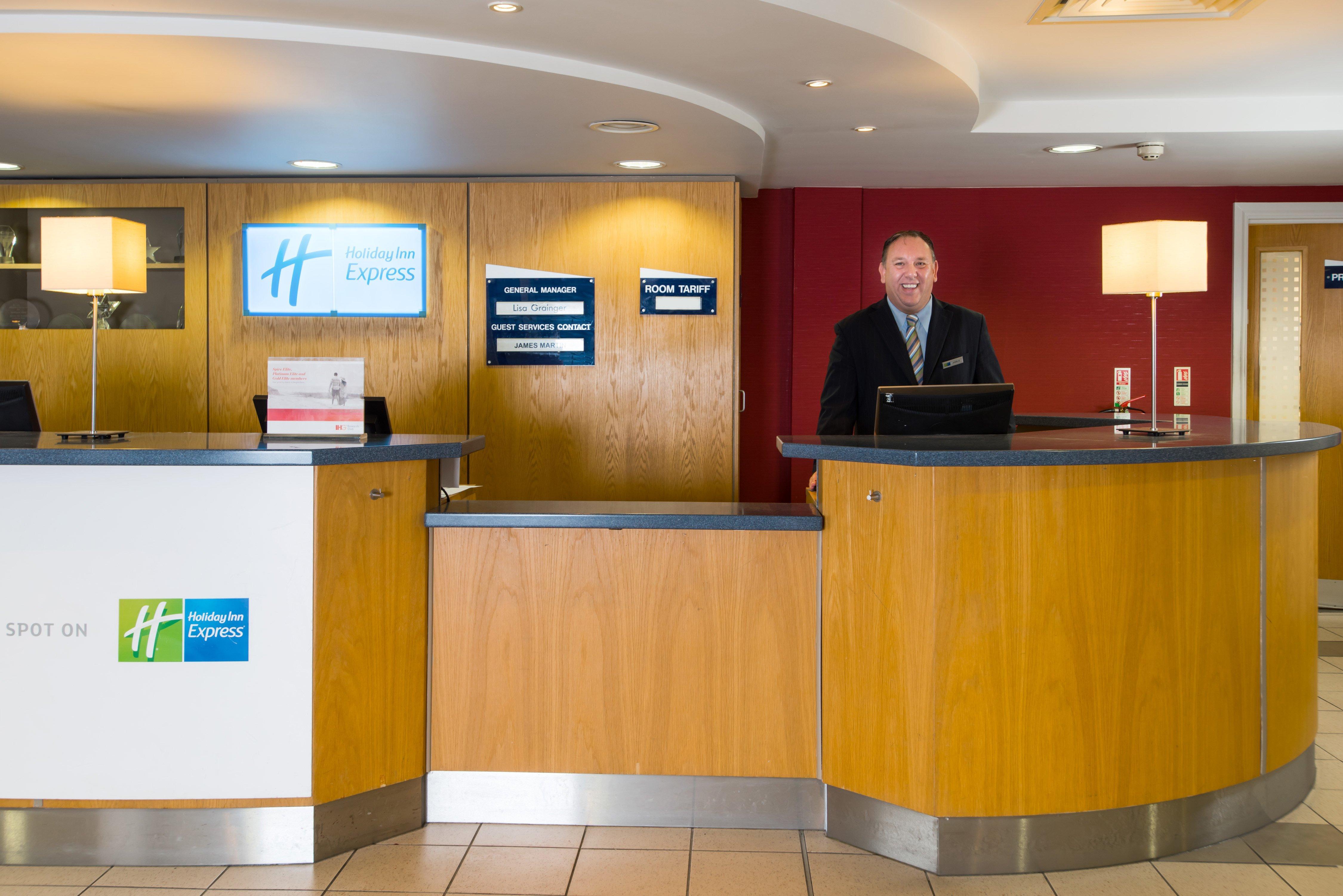 Holiday Inn Express Swansea East By Ihg Eksteriør bilde