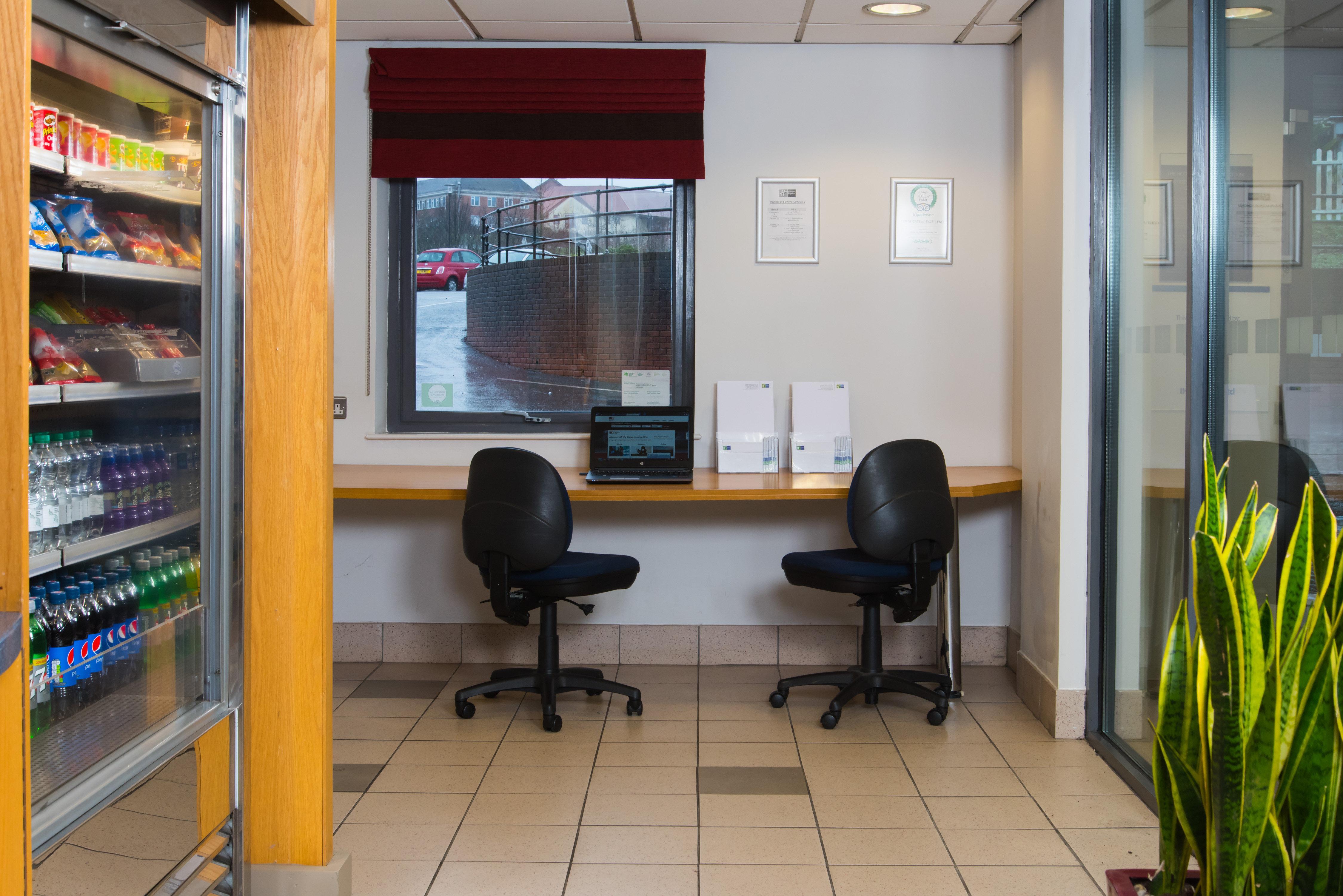 Holiday Inn Express Swansea East By Ihg Eksteriør bilde