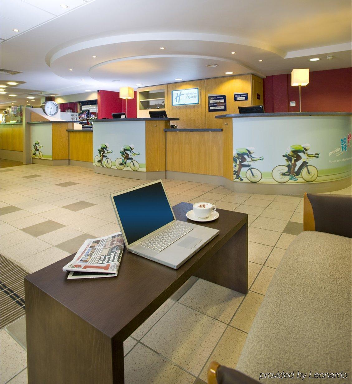 Holiday Inn Express Swansea East By Ihg Interiør bilde
