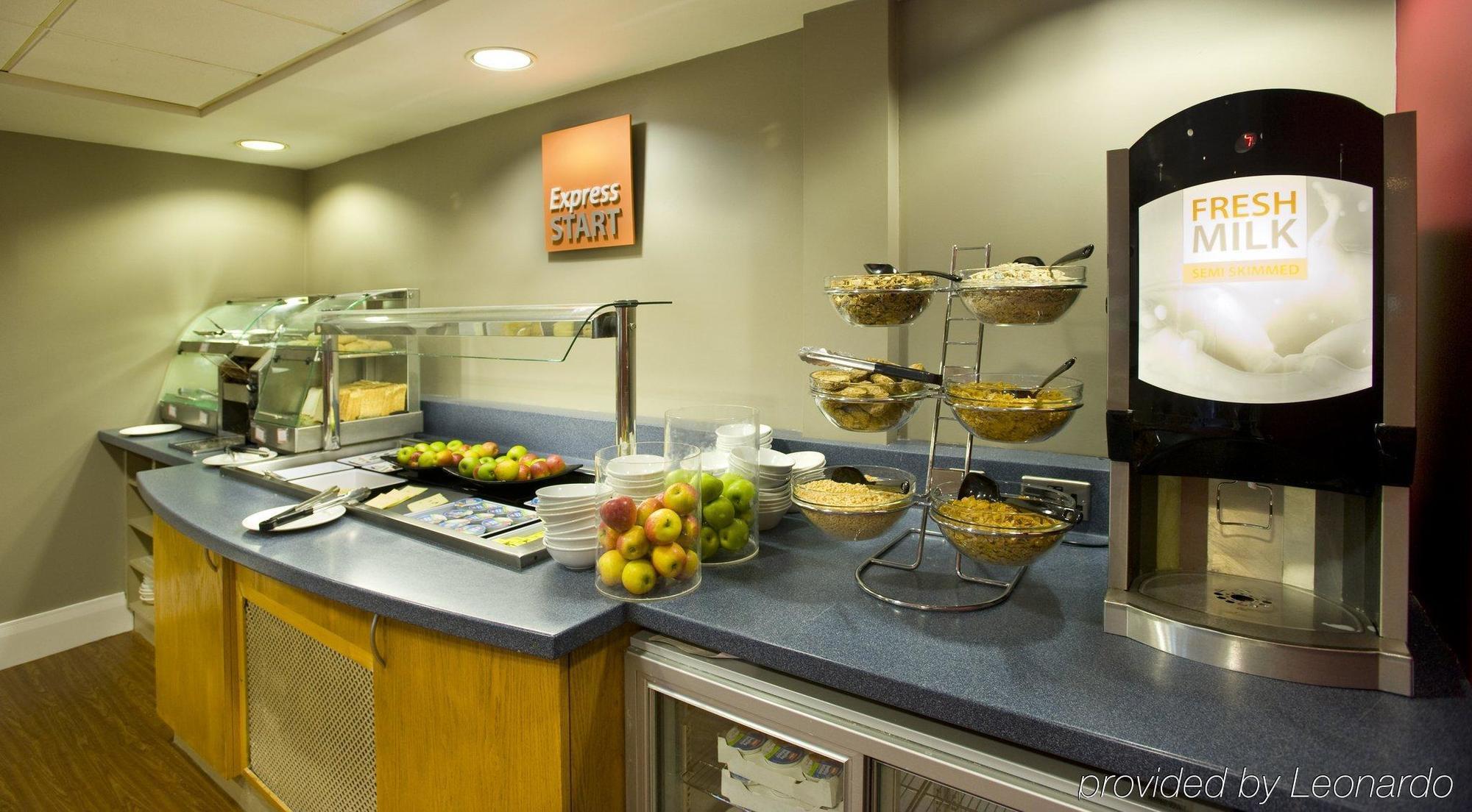 Holiday Inn Express Swansea East By Ihg Eksteriør bilde