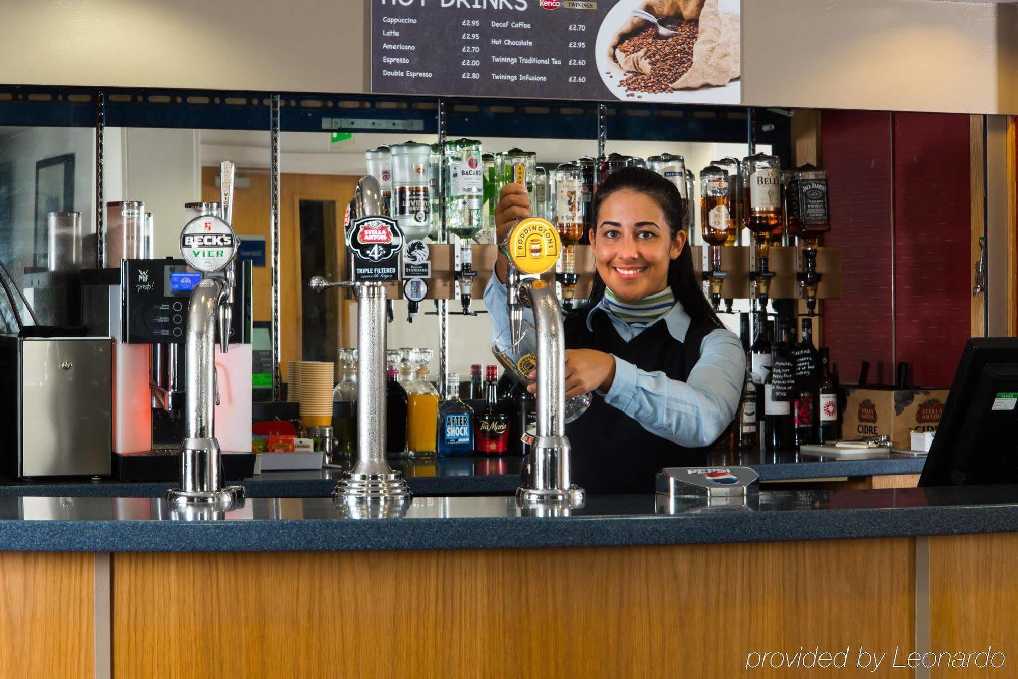 Holiday Inn Express Swansea East By Ihg Eksteriør bilde