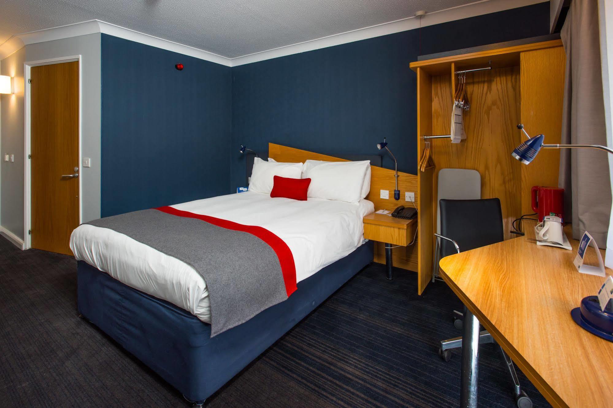 Holiday Inn Express Swansea East By Ihg Eksteriør bilde