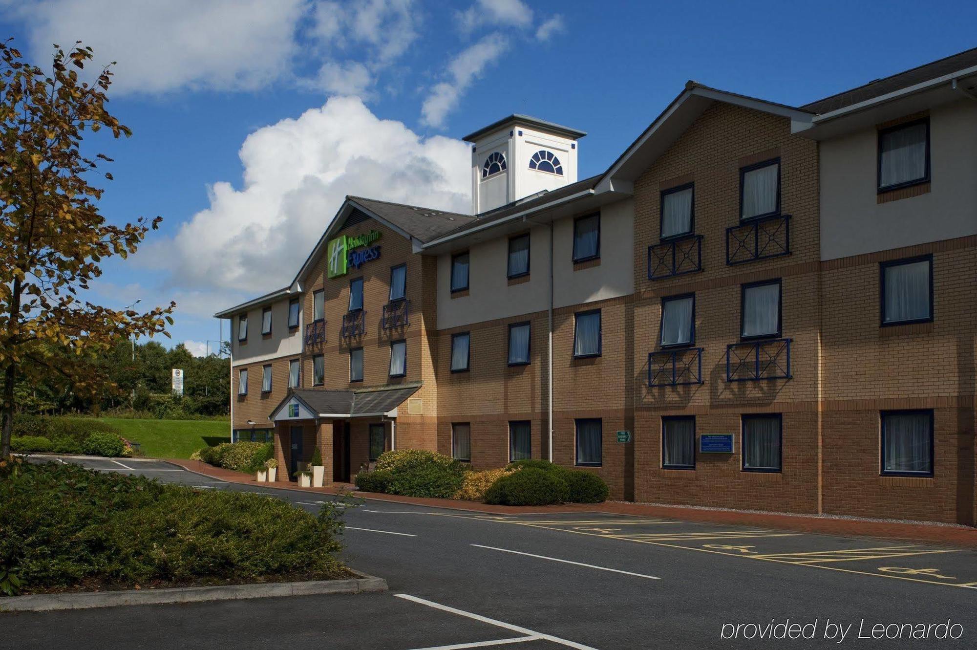 Holiday Inn Express Swansea East By Ihg Eksteriør bilde