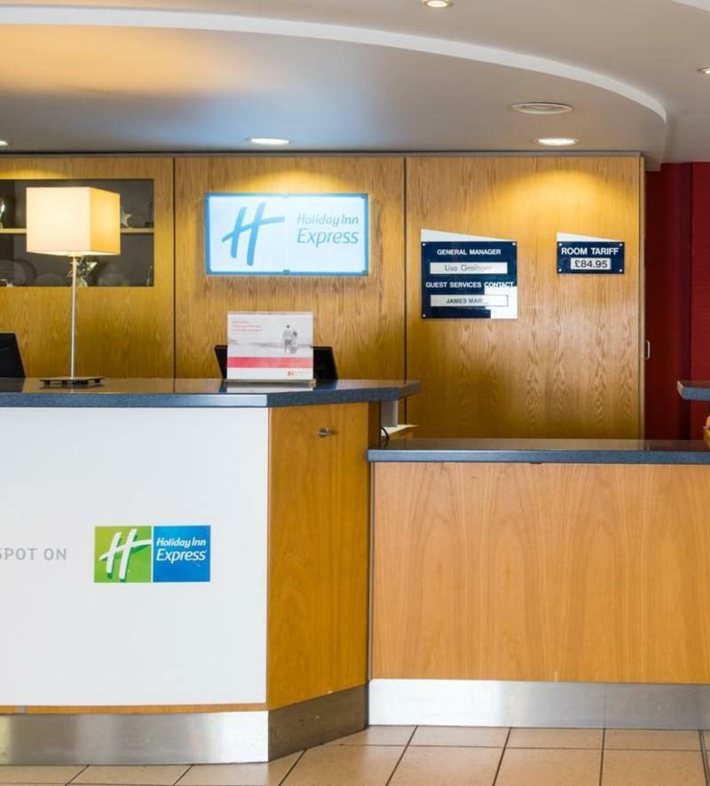 Holiday Inn Express Swansea East By Ihg Eksteriør bilde